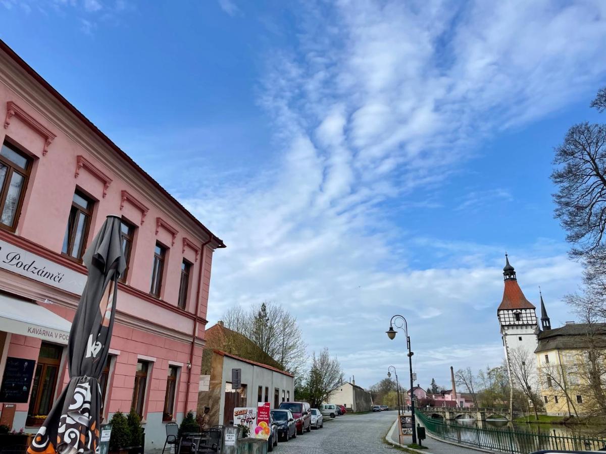 Apartmany V Podzamci V Blizkosti Zamku Blatná Esterno foto